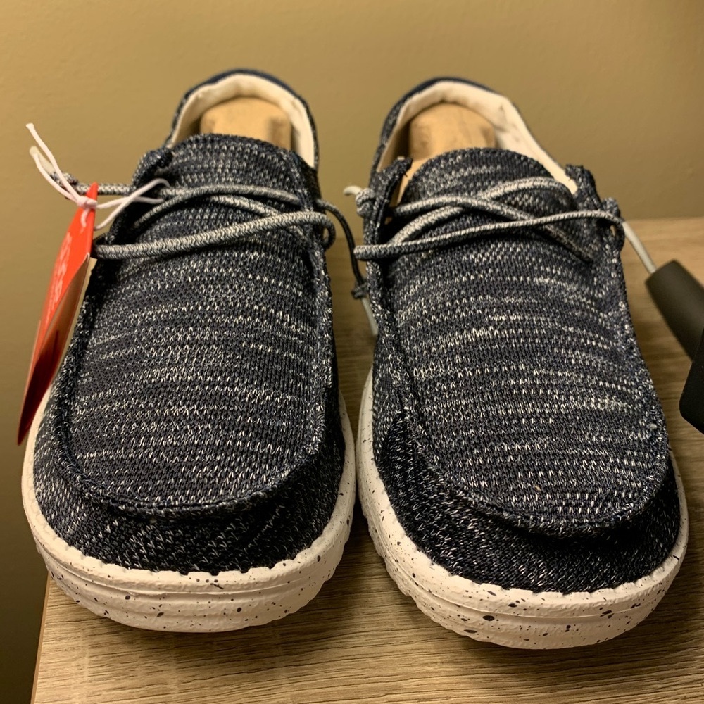 NWT Hey Dude navy Wendy size 8